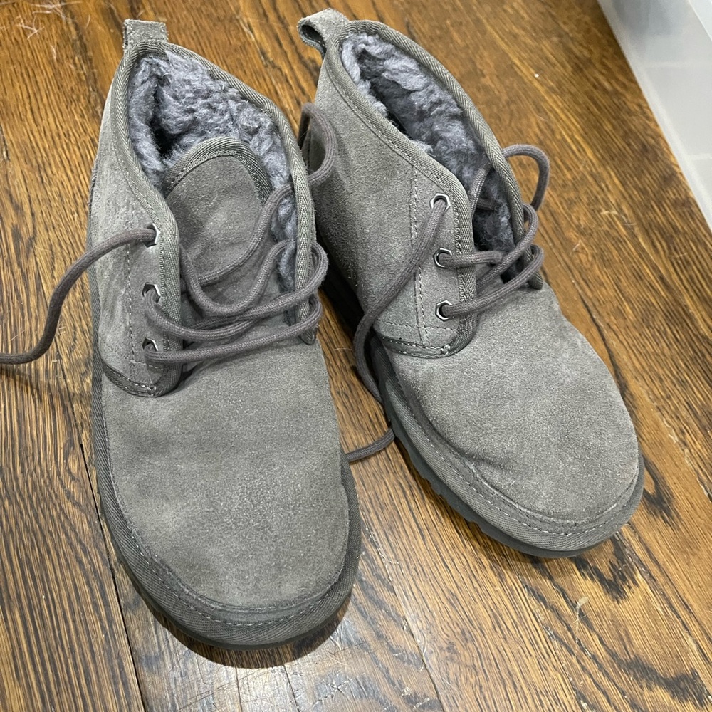 Nuemel UGGs, size US 6